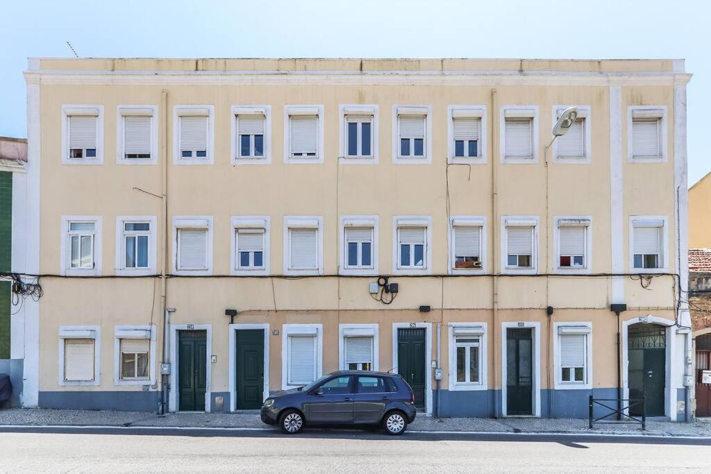 Vita Portucale ! Bright Campo Ourique W/ Terrace Lisboa Екстериор снимка