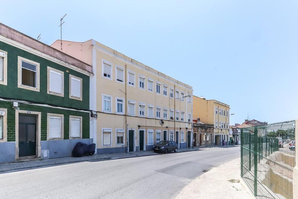 Vita Portucale ! Bright Campo Ourique W/ Terrace Lisboa Екстериор снимка